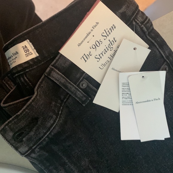 Ultra High Rise 90’s Slim Straight Jeans - Picture 7 of 7